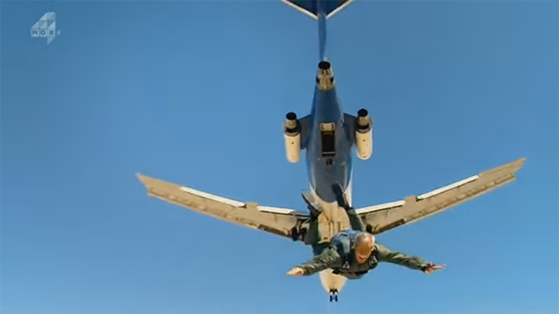 Illustration for article titled Watch What Actually Happens When A Plane Is Crashed On Purpose
